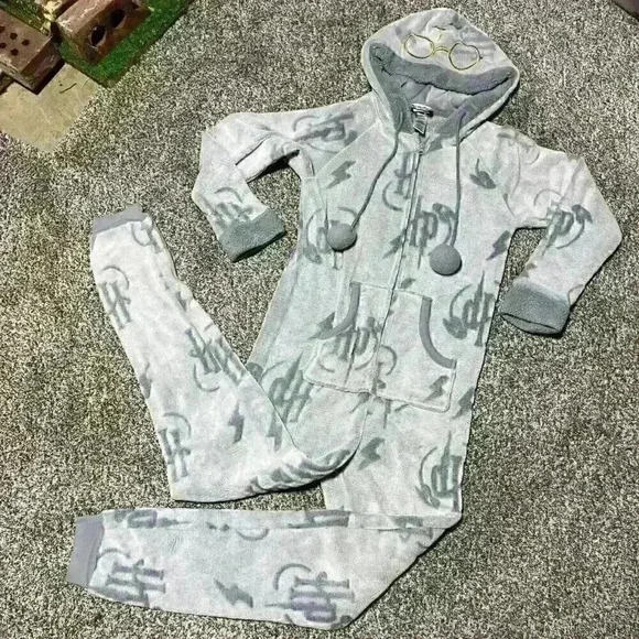 Harry Potter One Piece Pajamas Women Small Soft Fleece Wizard World Gray - Picture 1 of 8